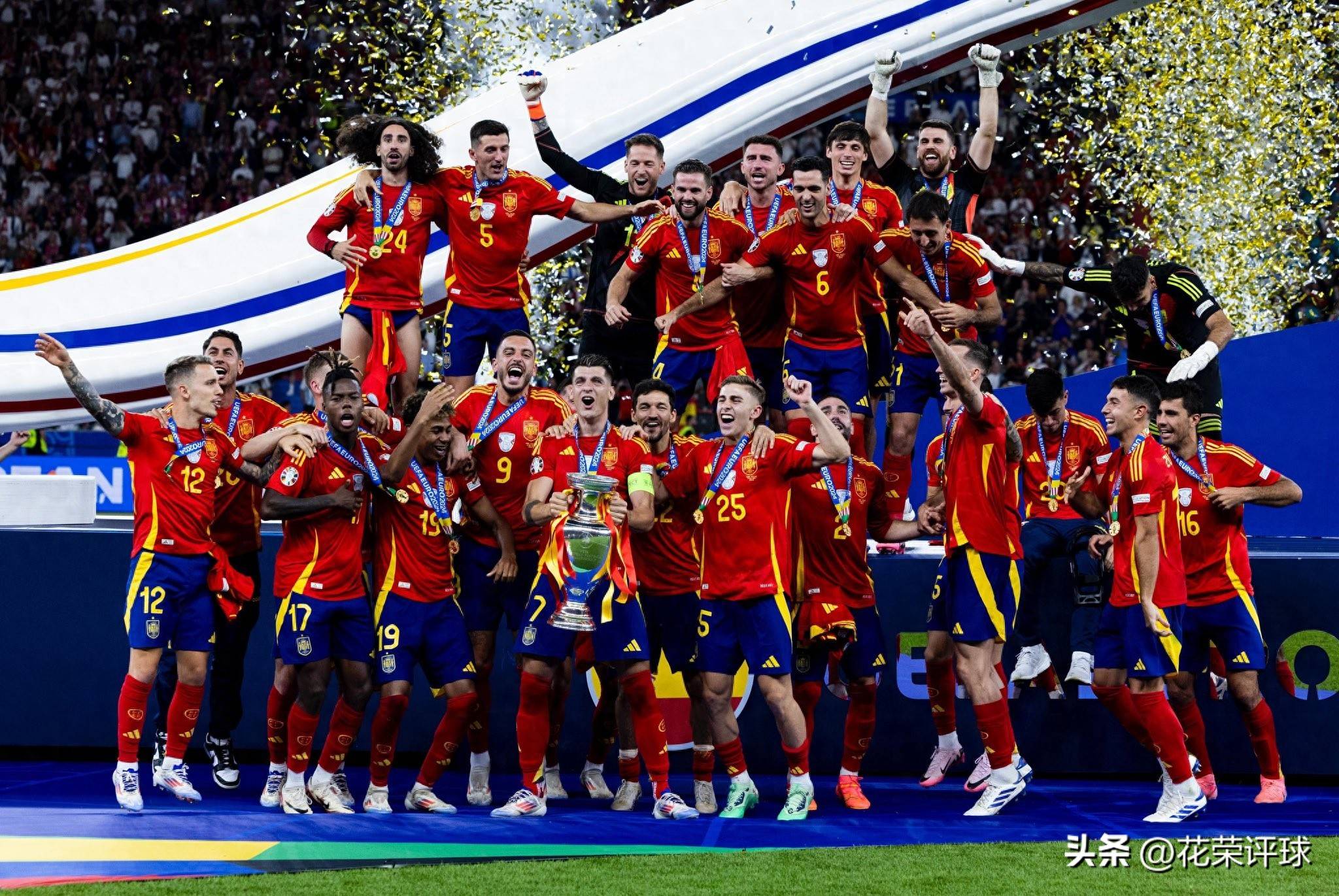 包含欧洲足坛风云变幻，传奇继续的词条