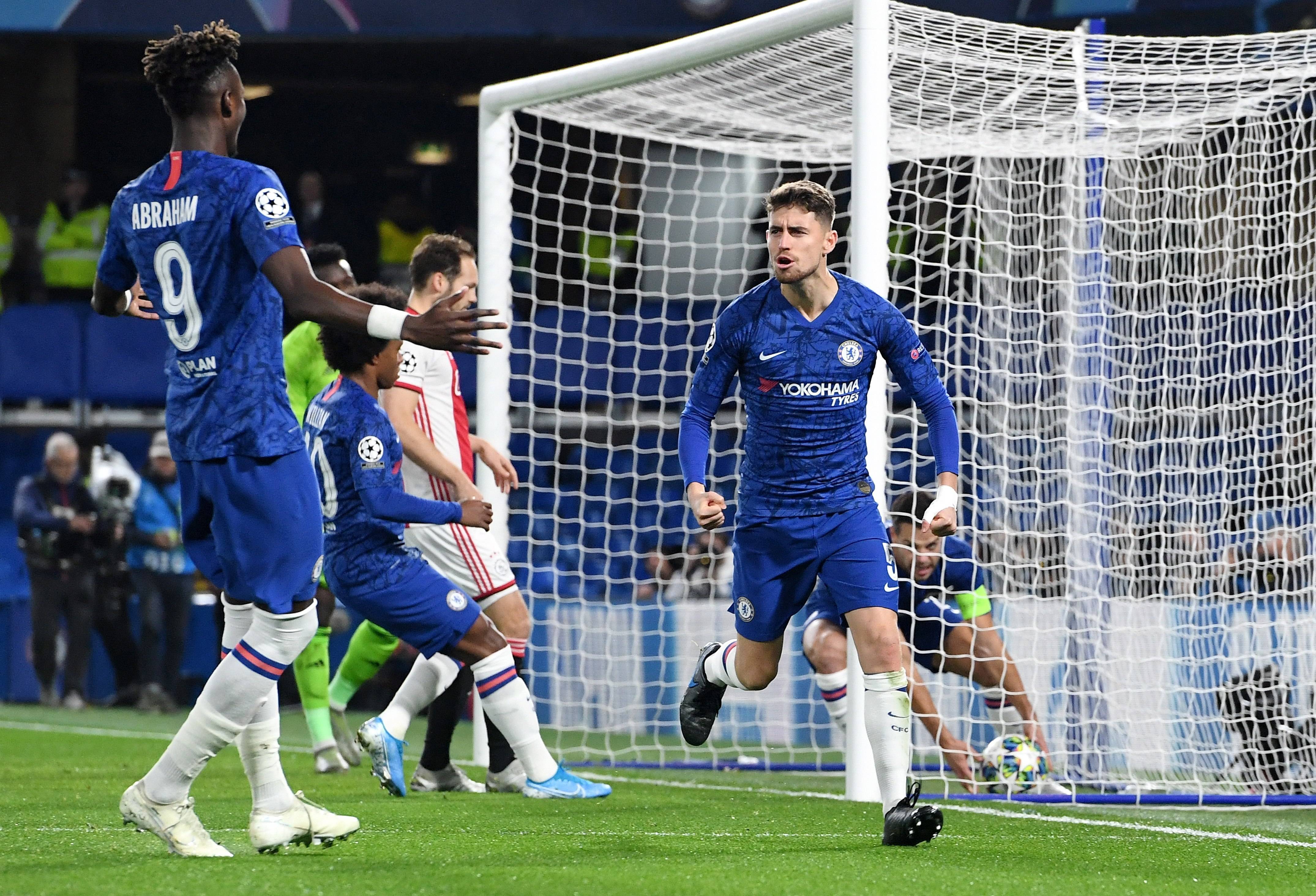 曼城客场3-1击败波尔图，提前晋级淘汰赛