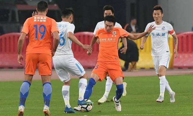 关于山东鲁能横扫深圳佳兆业,完胜对手提升排名的信息 关于山东鲁能横扫深圳佳兆业,完胜对手提升排名的信息