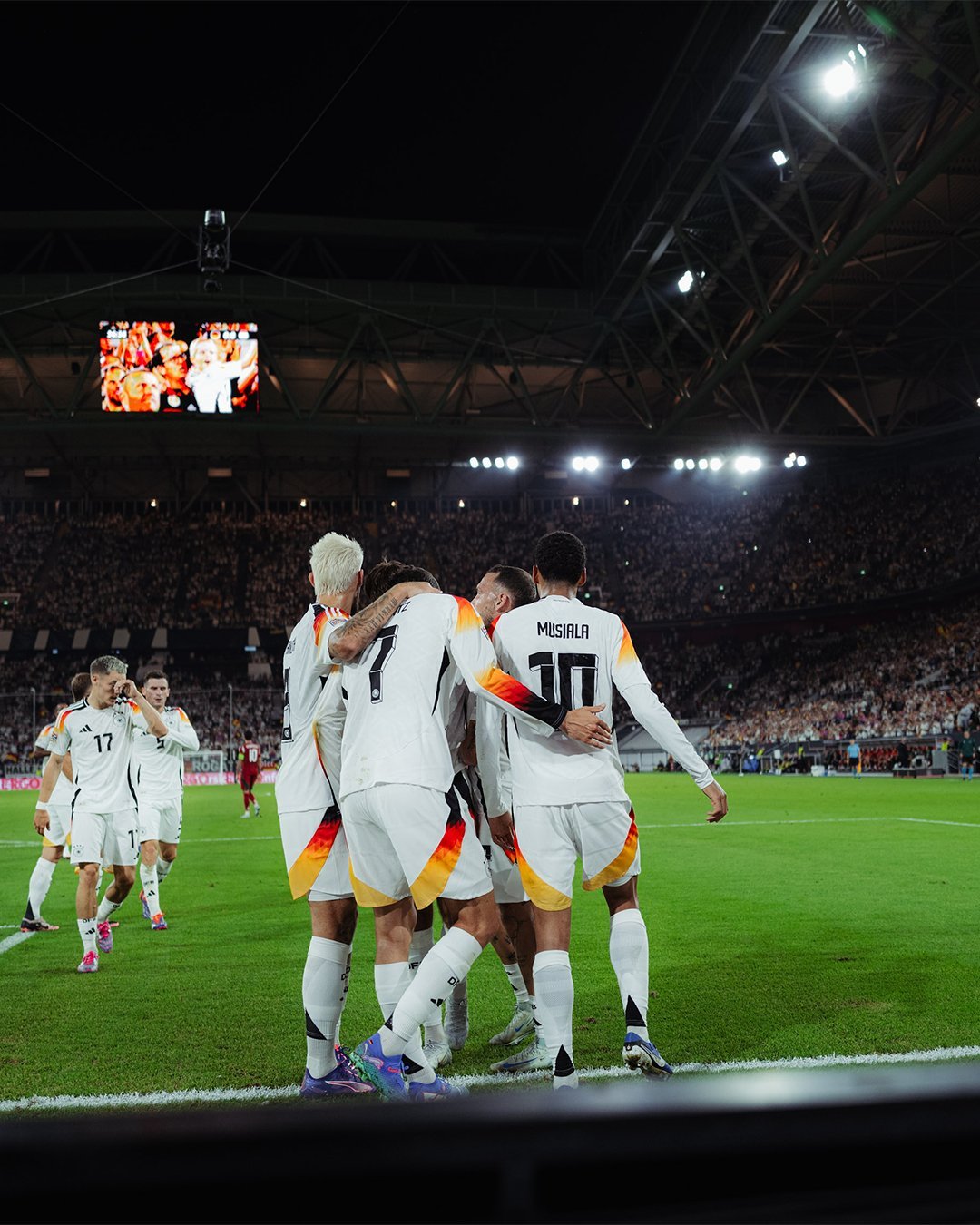 9you娱乐-包含欧国杯赛事拉开序幕，经典对决即将展开的词条