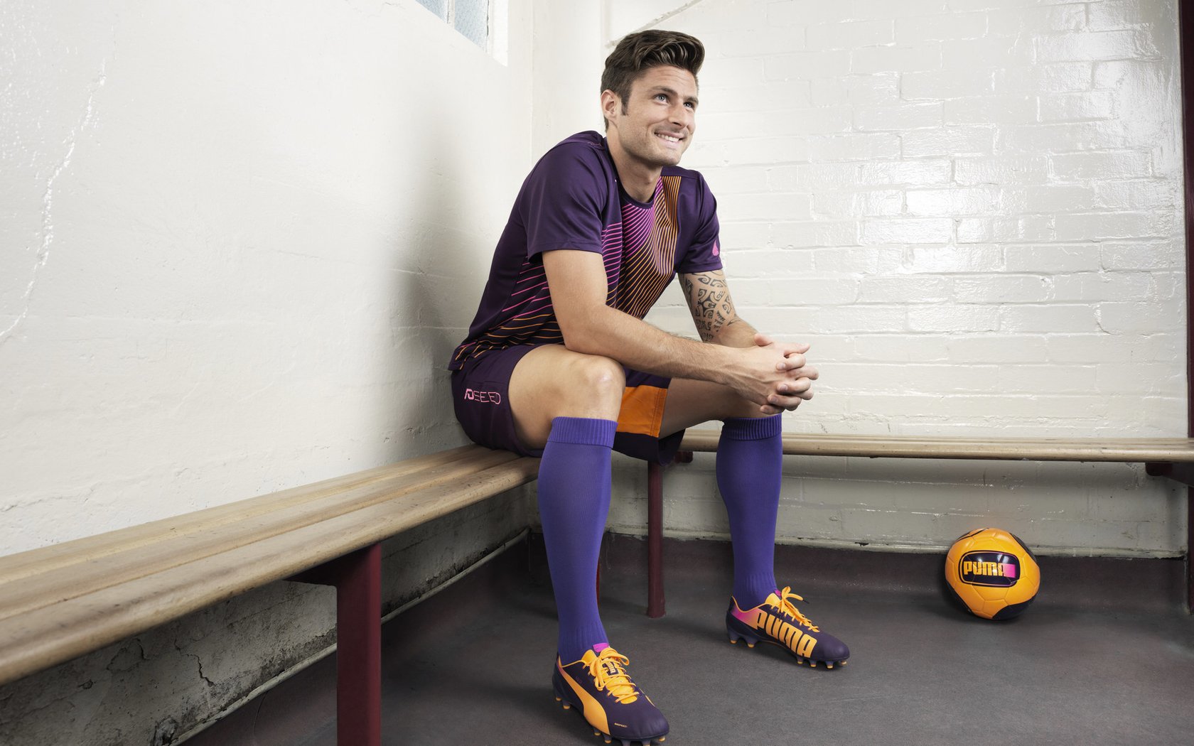 冰岛末节带走尼斯，阿克成为关键先生