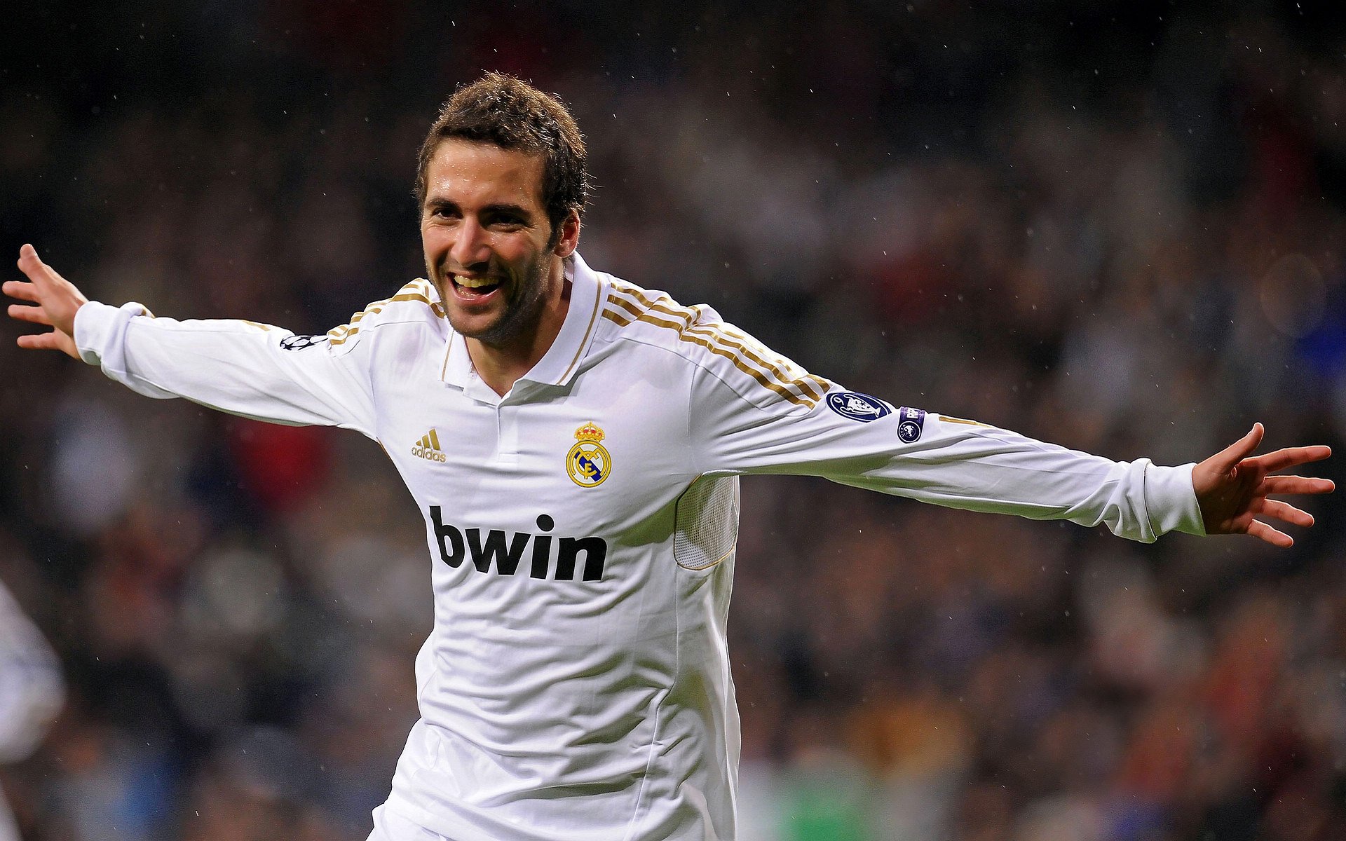 九游体育平台-东方鏖战，中国队长莫德里奇扛起全队，利物浦之夜见证新传奇